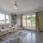 B&B Jessy 20m - 2 Sdb - Balcon - Wifi - Park