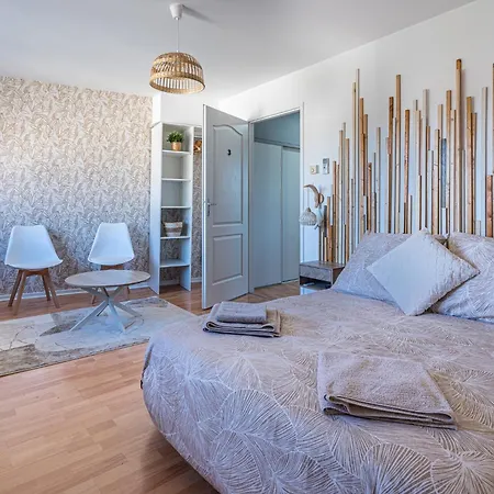 Jessy 20m - 2 Sdb - Balcon - Wifi - Park Joeuf