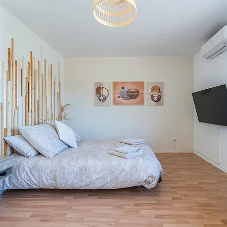 Bed & Breakfast Jessy 20m - 2 Sdb - Balcon - Wifi - Park Joeuf