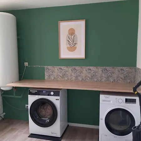 B&B Jessy 20m - 2 Sdb - Balcon - Wifi - Park Joeuf