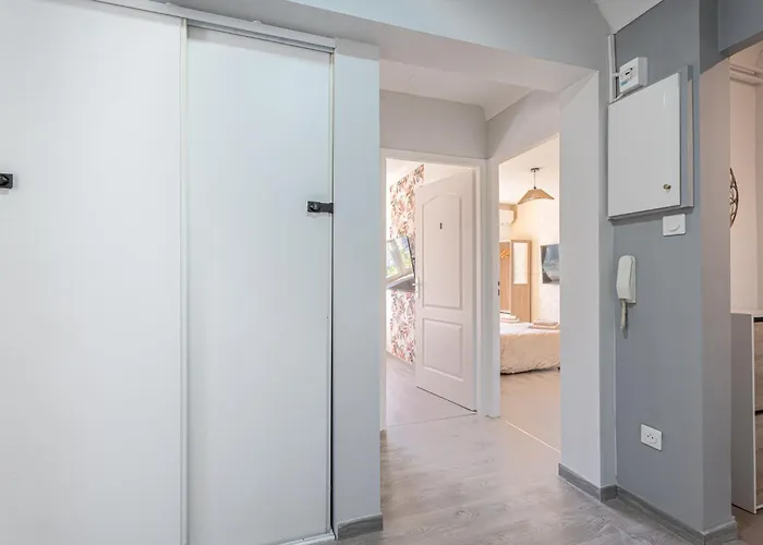 Jessy 20m - 2 Sdb - Balcon - Wifi - Park B&B Joeuf